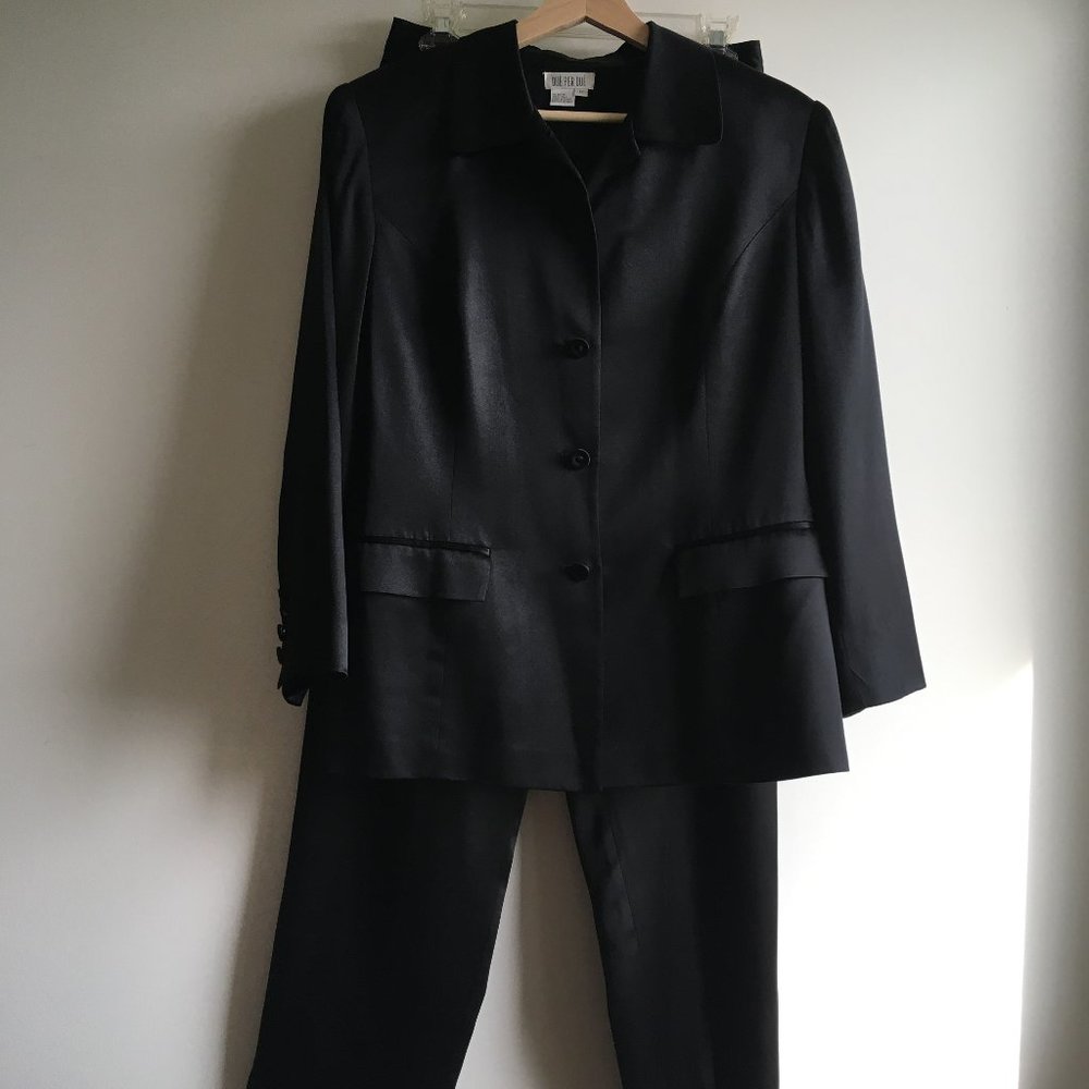 100% Silk Suit Black Due Per Due Size 12